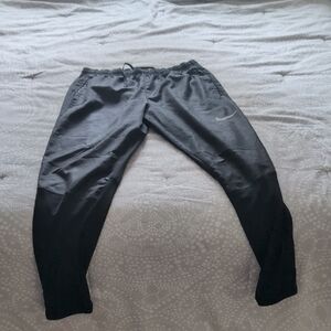 Nike Black Men's Athletic Joggers with Subtle Logo